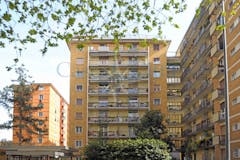 Two-bedroom Apartment of 70m² in Via Domenico Millelre
