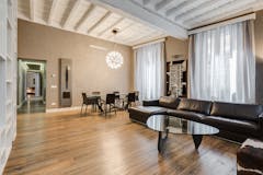 Two-bedroom Apartment of 122m² in Piazza della Suburra 2
