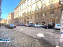 Two-bedroom Apartment of 93m² in Via Angelo Poliziano