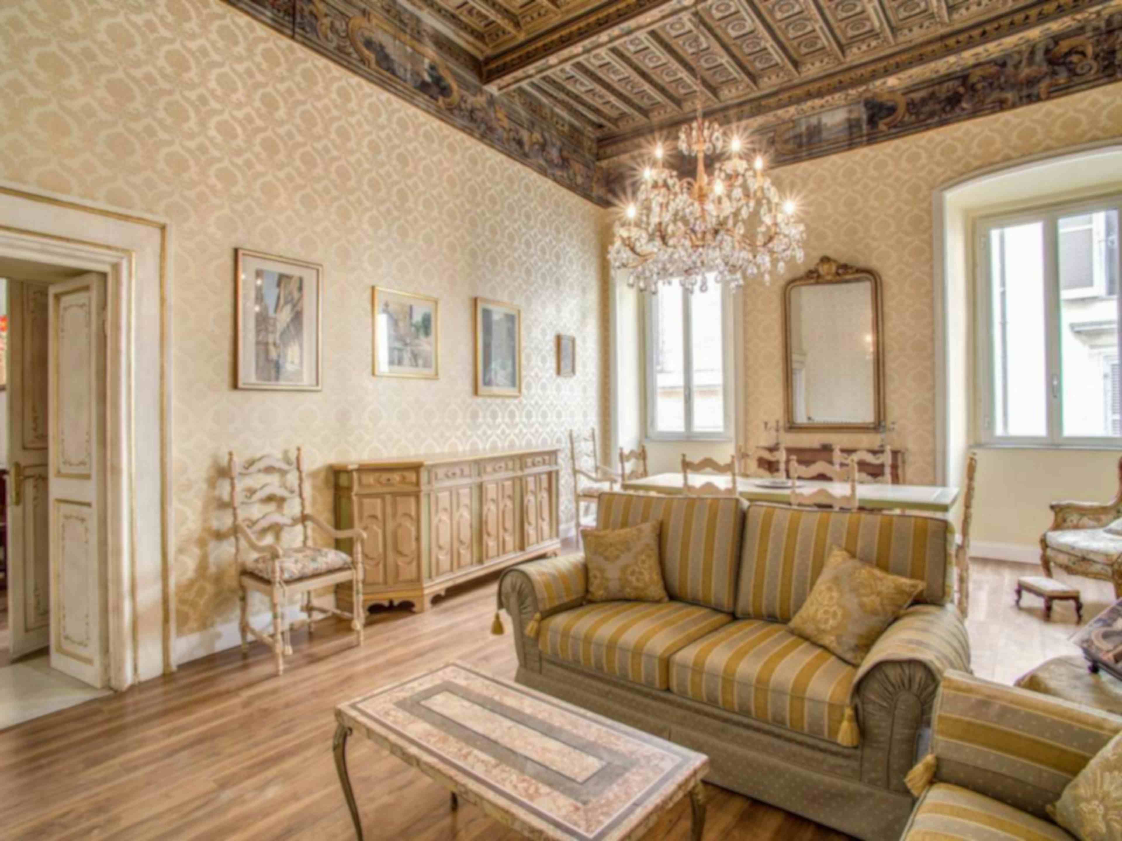 Three-bedroom Apartment of 180m² in Via del Governo Vecchio 91