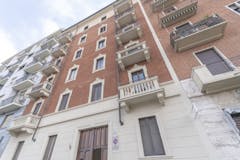 Two-bedroom Apartment of 107m² in Via Tunisi 53
