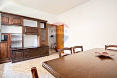 Two-bedroom Apartment of 70m² in Via Santorre Di Santarosa