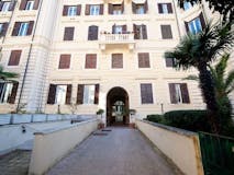 Three-bedroom Apartment of 170m² in Via Gaetano Donizetti 20