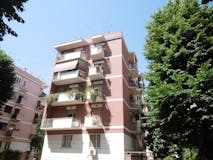 Two-bedroom Apartment of 104m² in Via Francesco Pallavicini