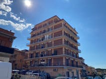 Four-bedroom Apartment of 130m² in Via del Fuoco Sacro