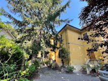 Four-bedroom Villa of 350m² in Piazza Dell' Unita'