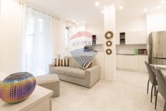 Two-bedroom Apartment of 100m² in Via Francesco Vigano'