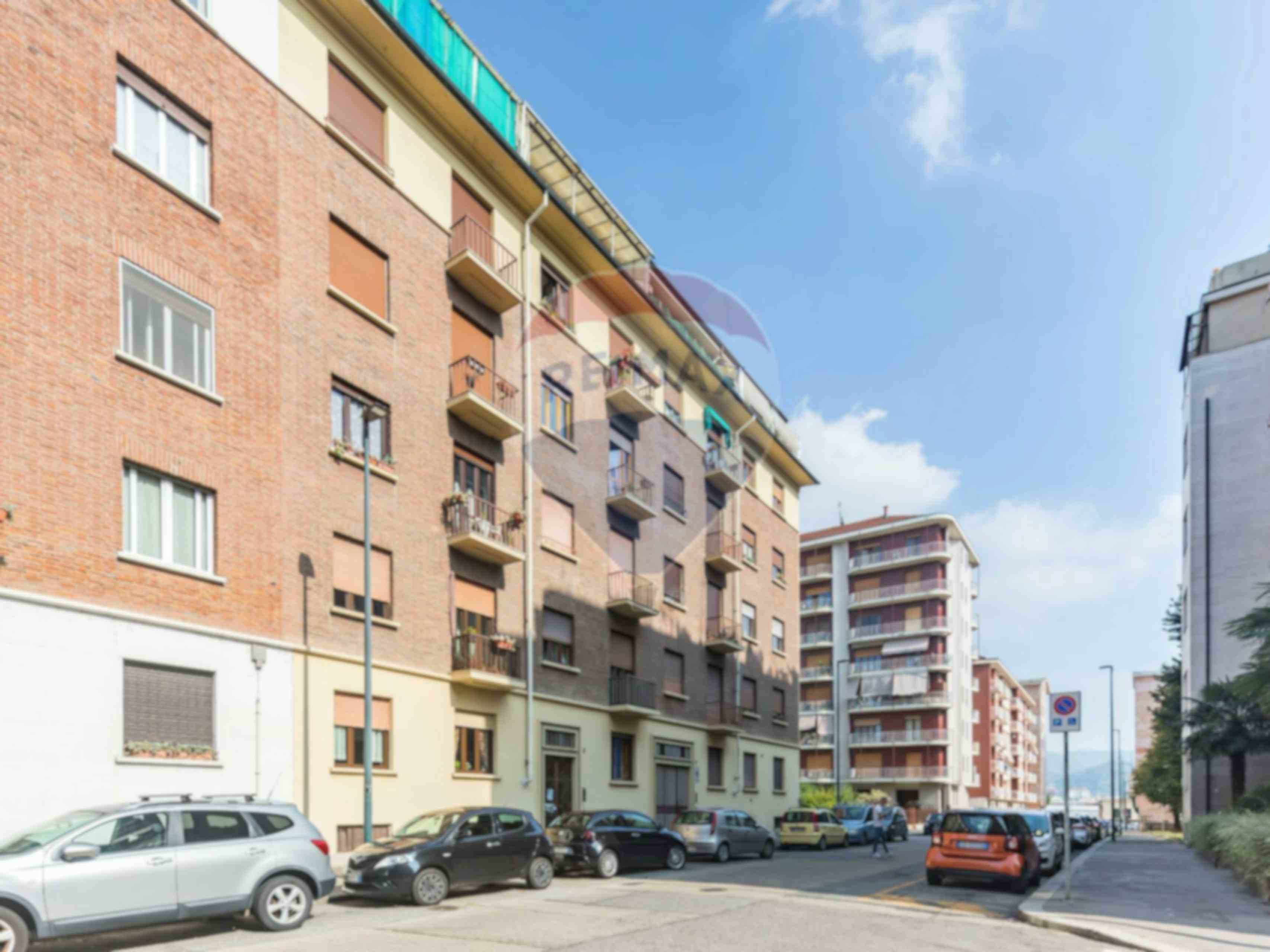 Two-bedroom Apartment of 55m² in Via Tunisi
