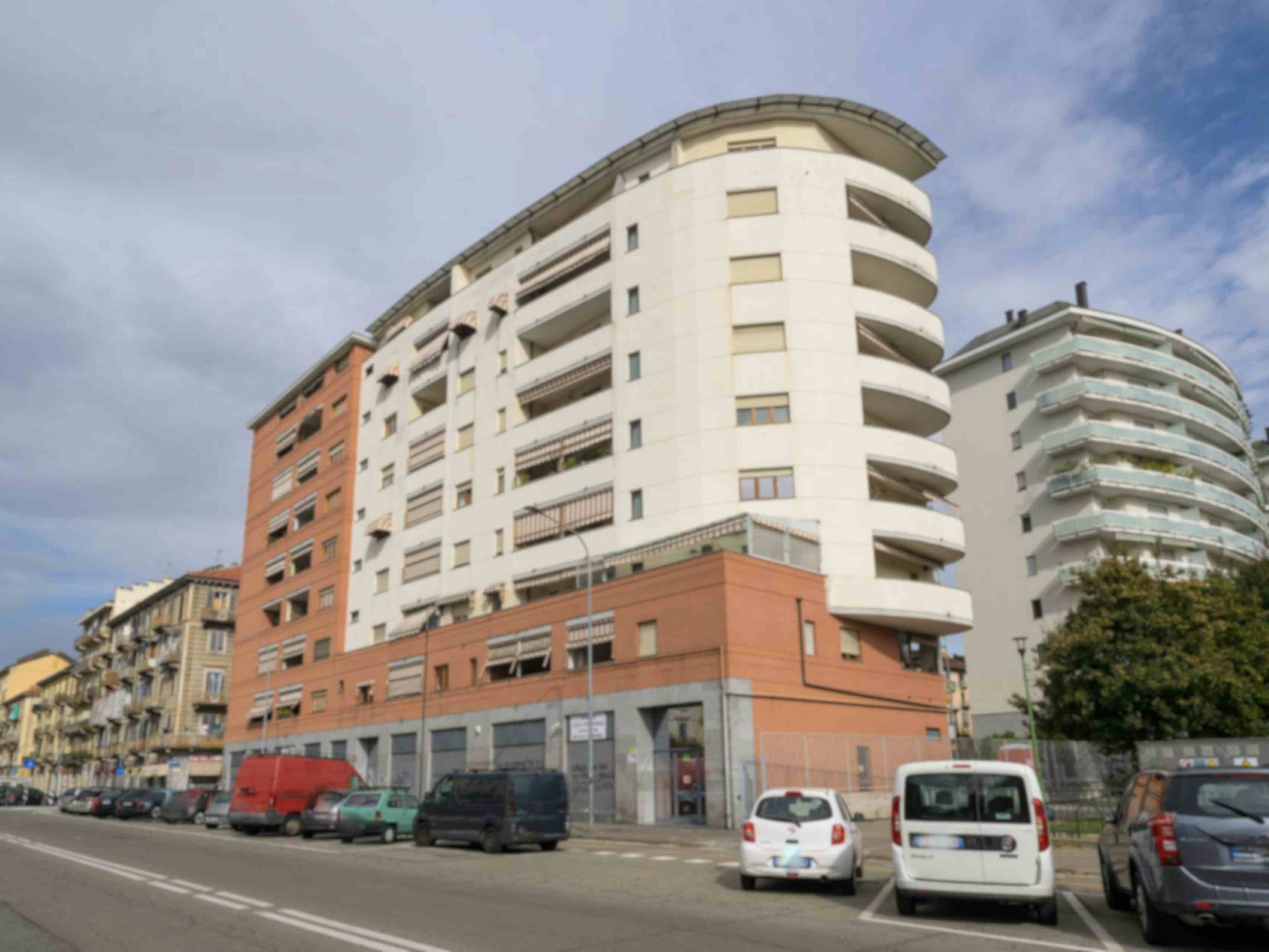 Two-bedroom Apartment of 95m² in Corso Vercelli 14