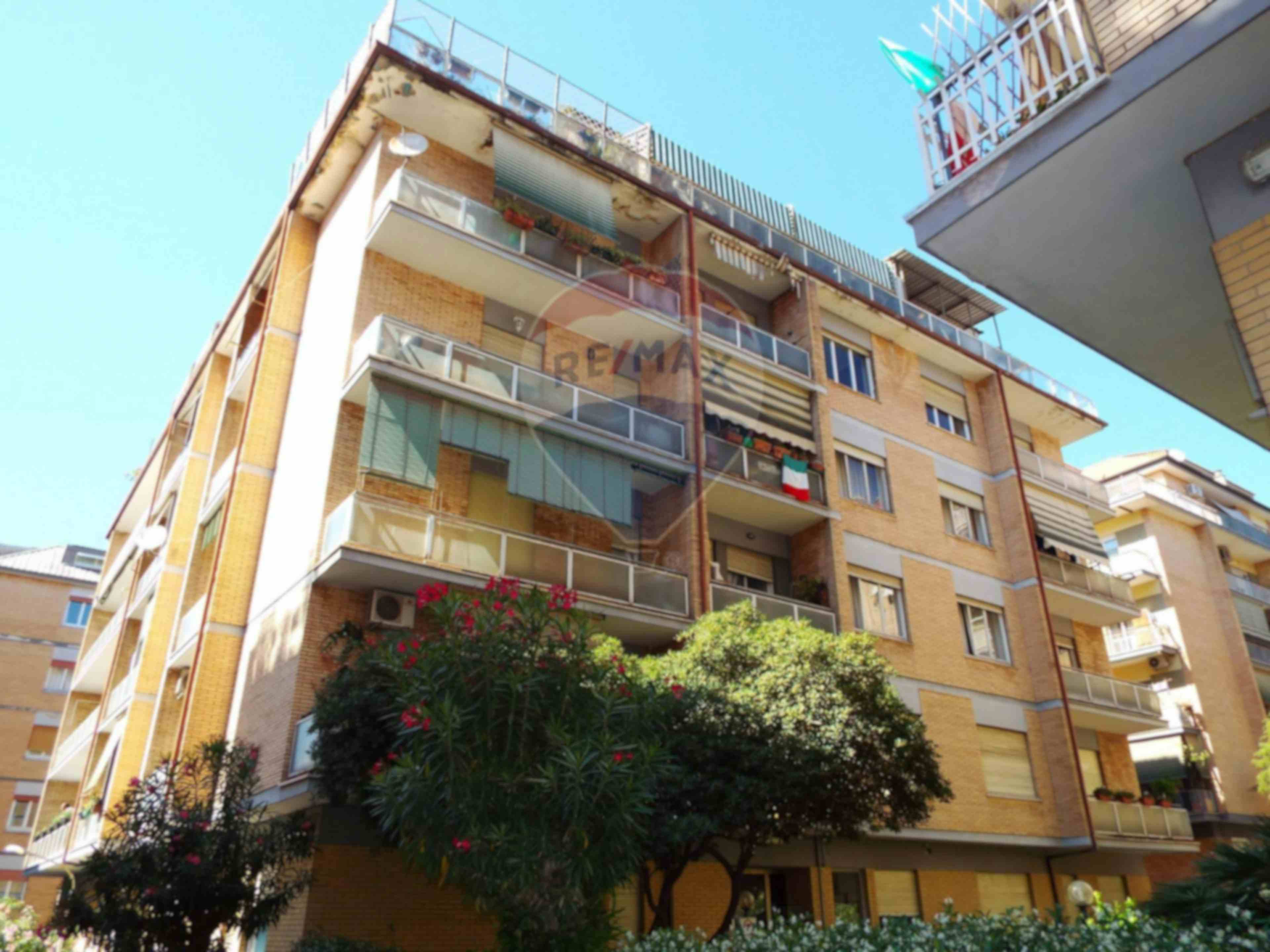 Three-bedroom Apartment of 139m² in Via Virgilio Ramperti