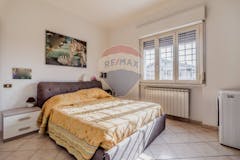 Two-bedroom Apartment of 90m² in Via San Salvo