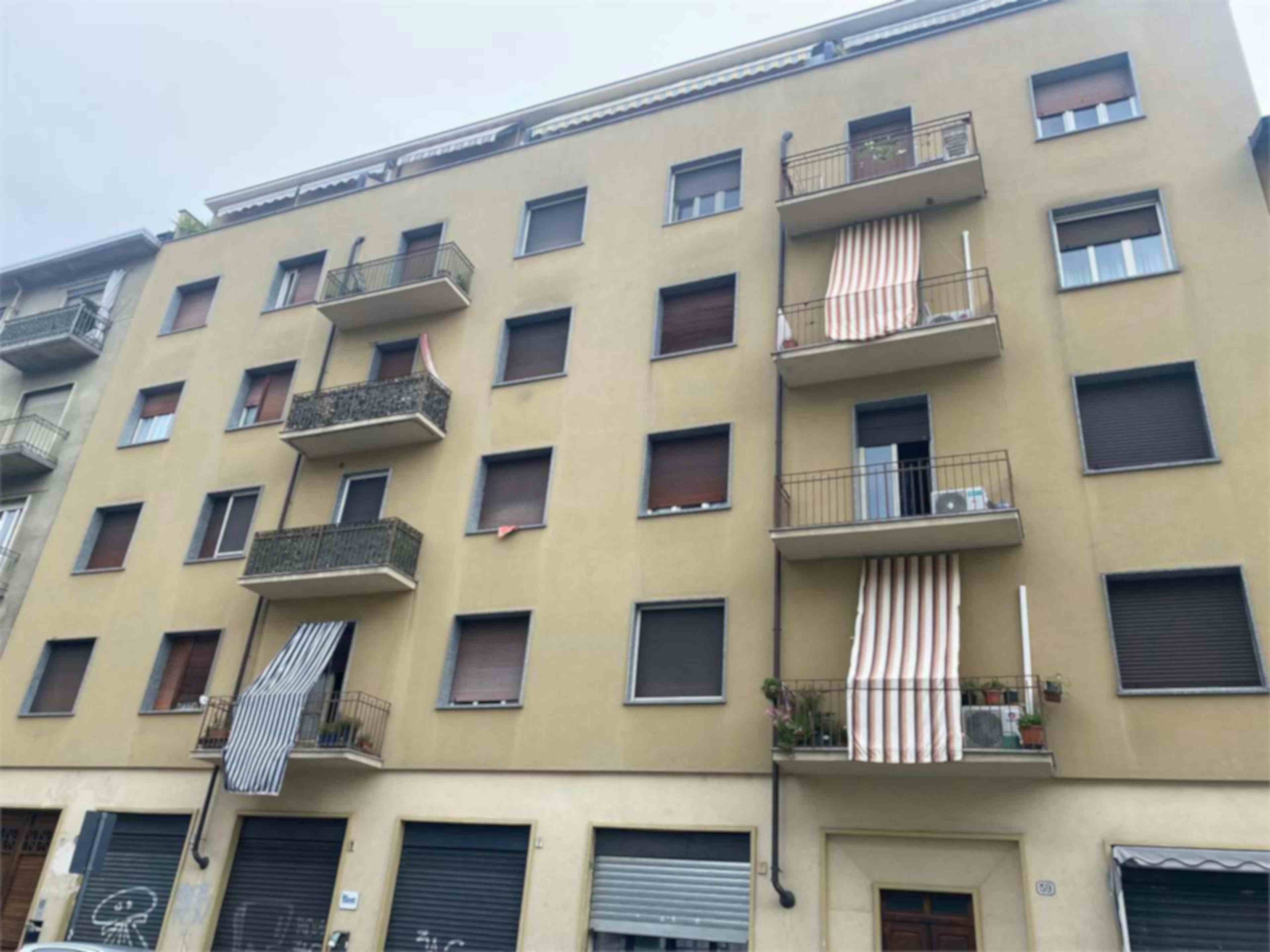 Two-bedroom Apartment of 75m² in Via Spotorno