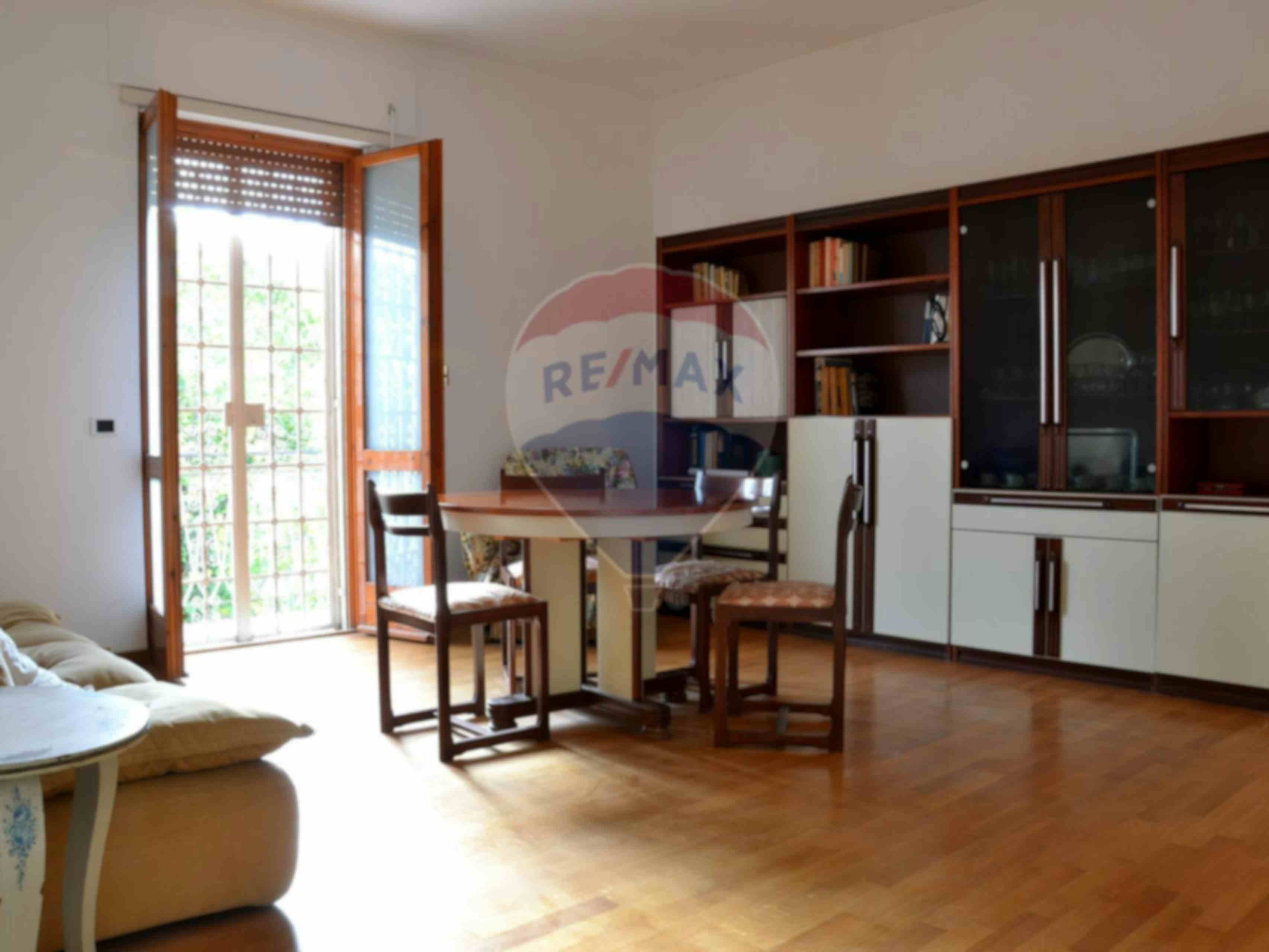 Three-bedroom Apartment of 115m² in Via Dell' Isola Farnese