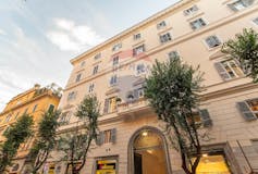 Two-bedroom Apartment of 156m² in Via Lucrezio Caro