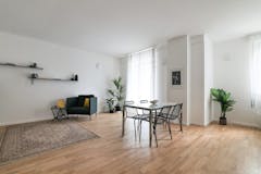 Two-bedroom Apartment of 100m² in Via Nino Bonnet 11
