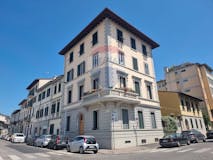 Two-bedroom Apartment of 90m² in Via San Gervasio