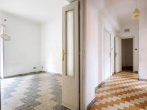 Two-bedroom Apartment of 95m² in Via del Pastore Faustolo