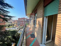 Two-bedroom Apartment of 70m² in Via Luca Ghini