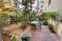 Two-bedroom Apartment of 120m² in Via Carlo Goldoni 37