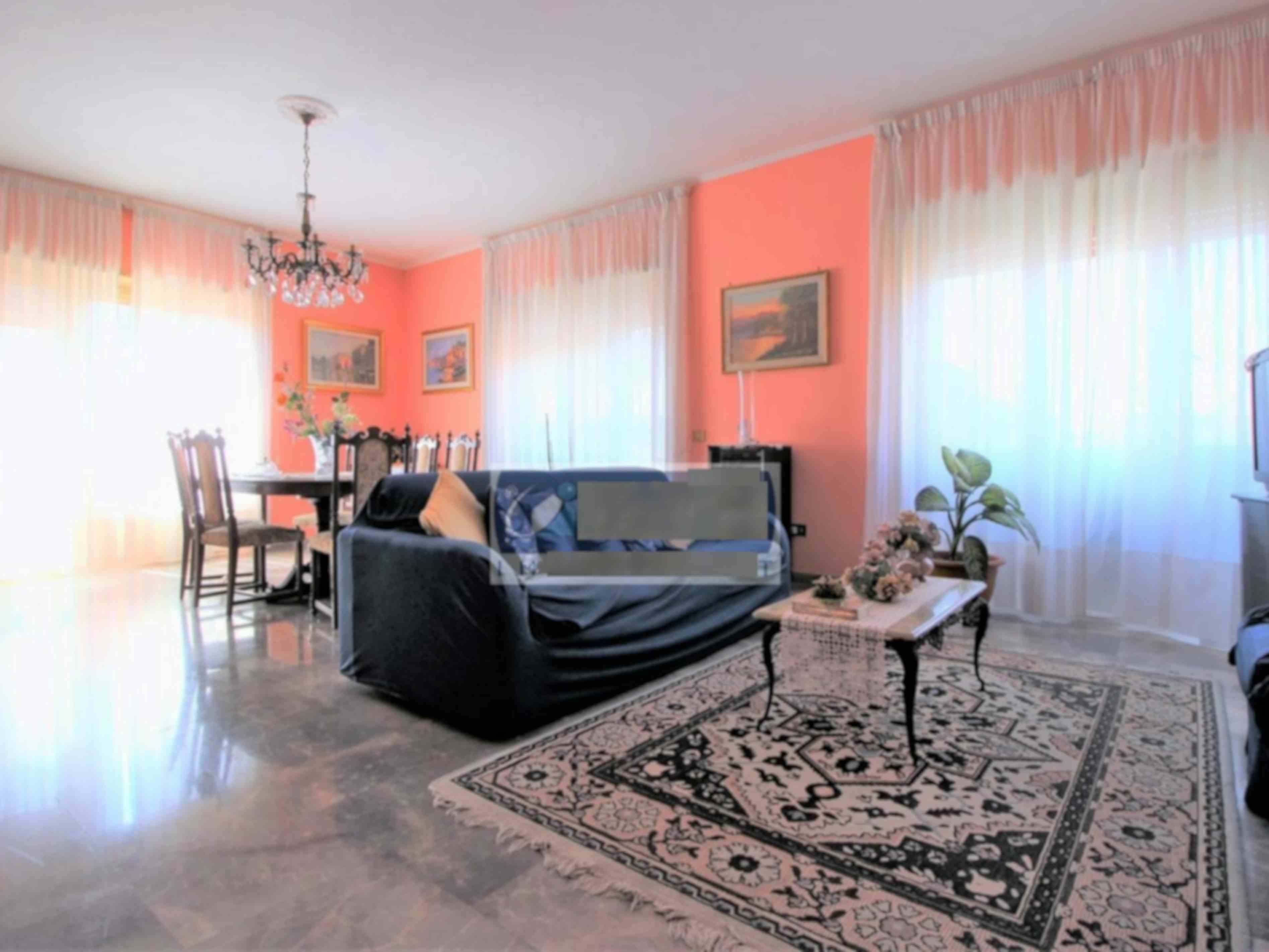 Three-bedroom Apartment of 130m² in Via Finale Ligure 15