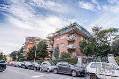 Three-bedroom Apartment of 130m² in Via Vincenzo Tizzani