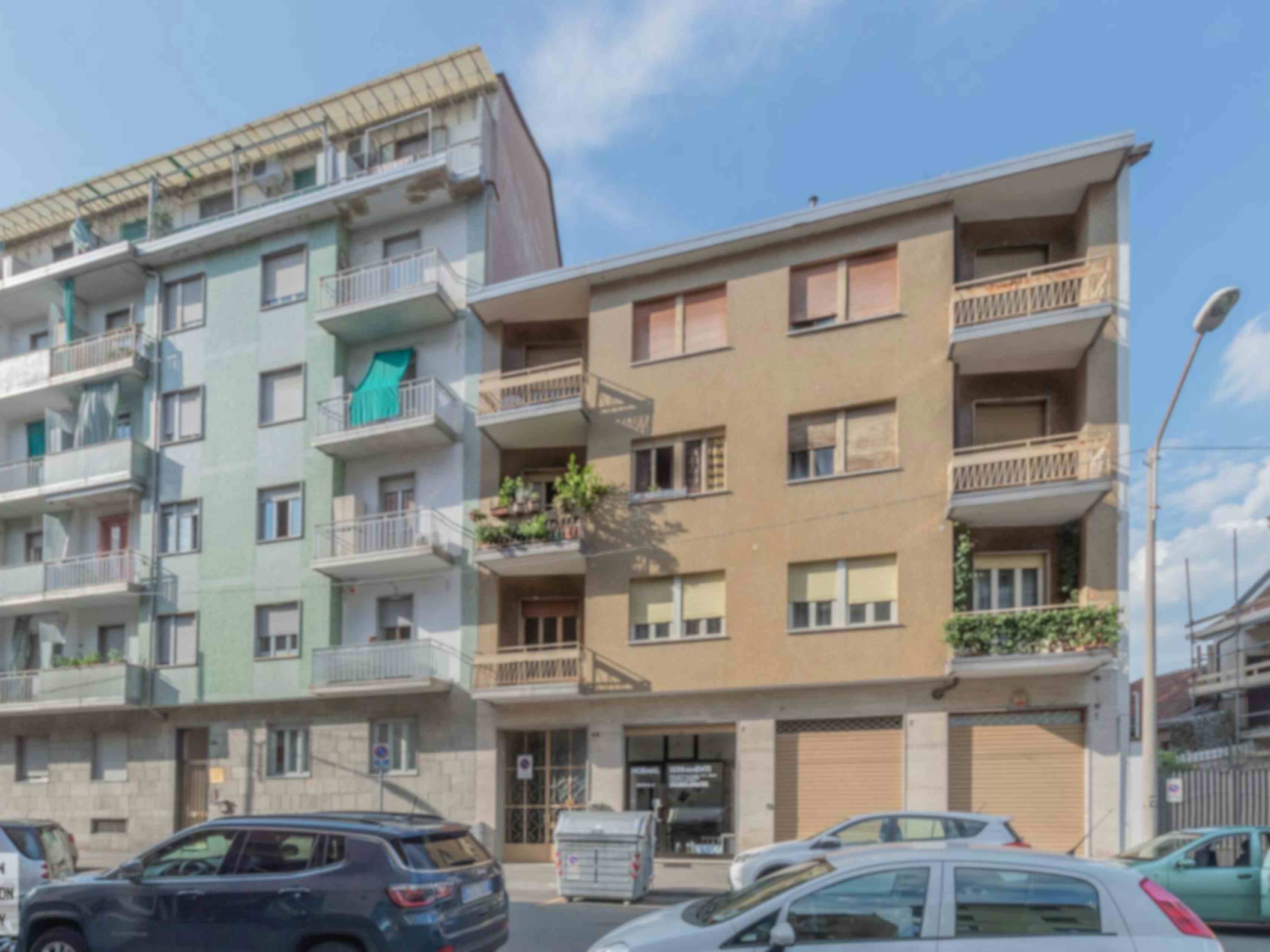 Two-bedroom Apartment of 83m² in Via Foligno 42