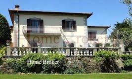 Multi-bedroom Villa of 400m² in Via Bolognese