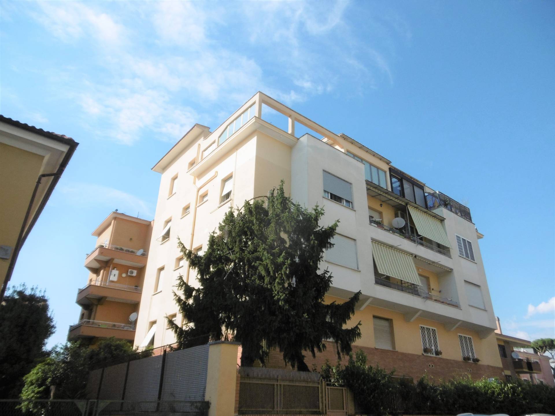 Via Monte Santo 25 Roma Appartamento in vendita a Roma in Via Achille Mauri | Casavo.