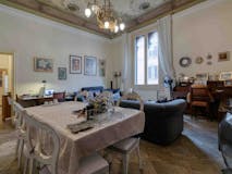 Three-bedroom Apartment of 135m² in Via dell'Indipendenza